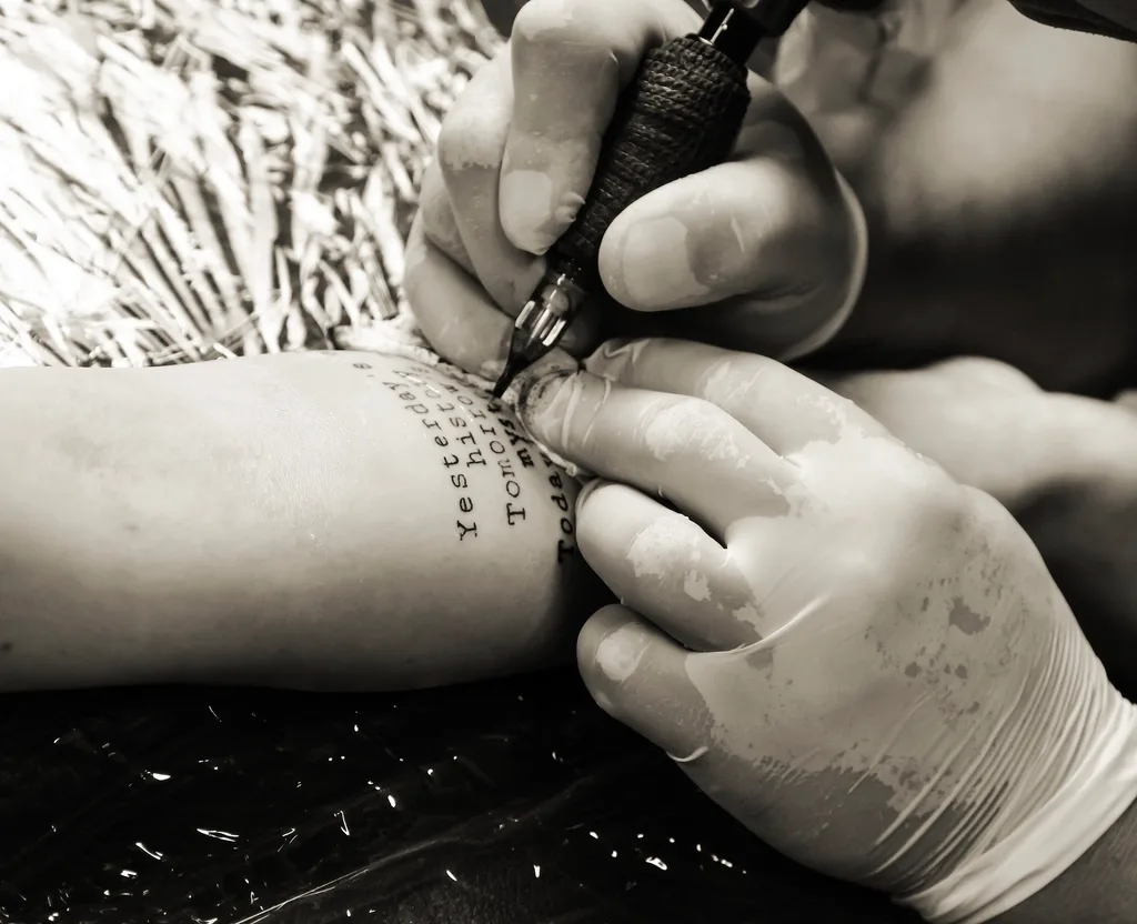 Free tattoo artist working image. 7 things to check in profitable tattoo studio services